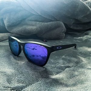 AUTHENTIC, Oakley Frogskins , Purple Prizms , Perfect condition.